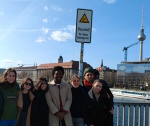 Picture of the international team of the workshop in sunny Berlin streets